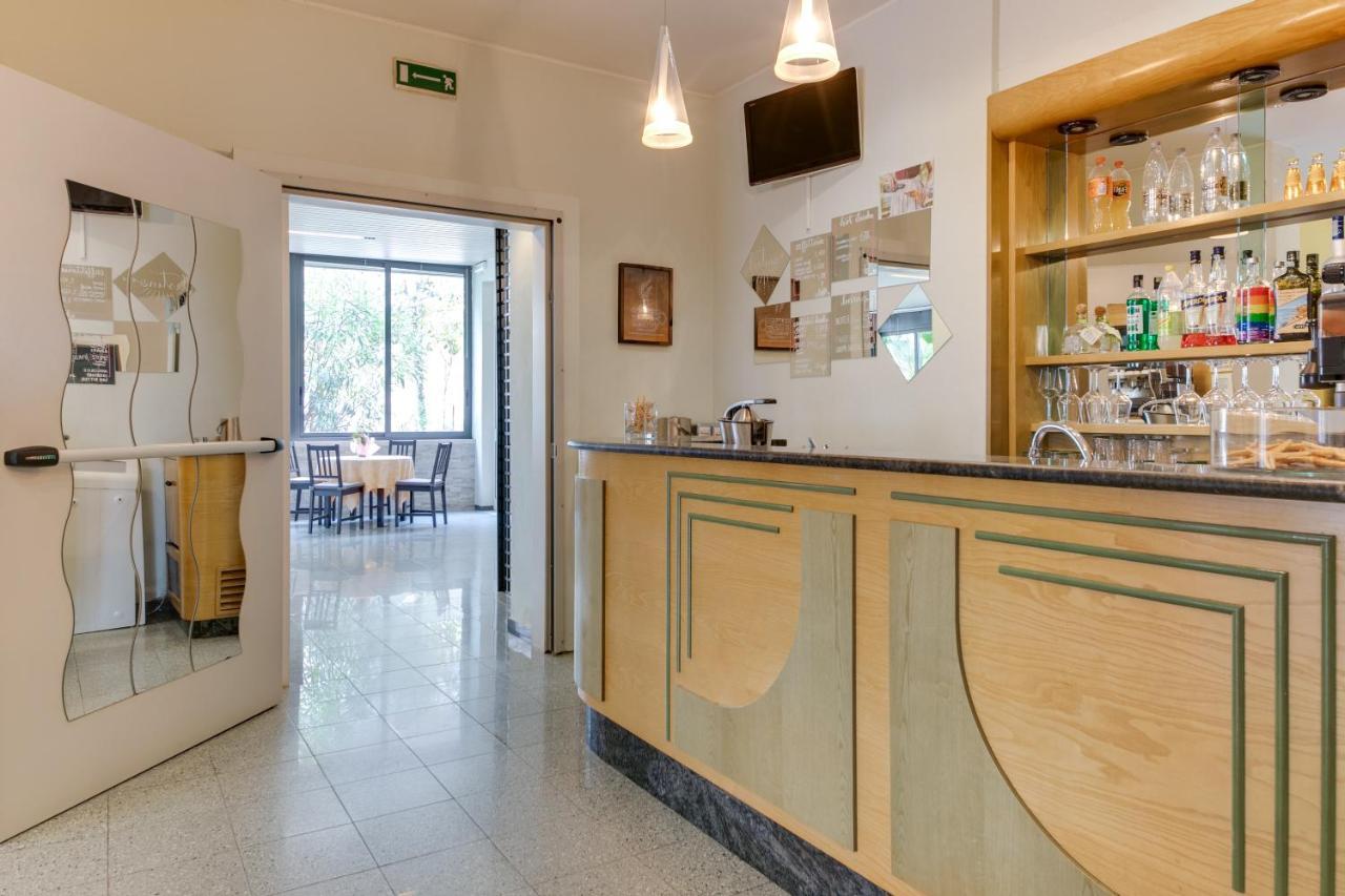 Hotel Villa Merope Rimini Exterior foto