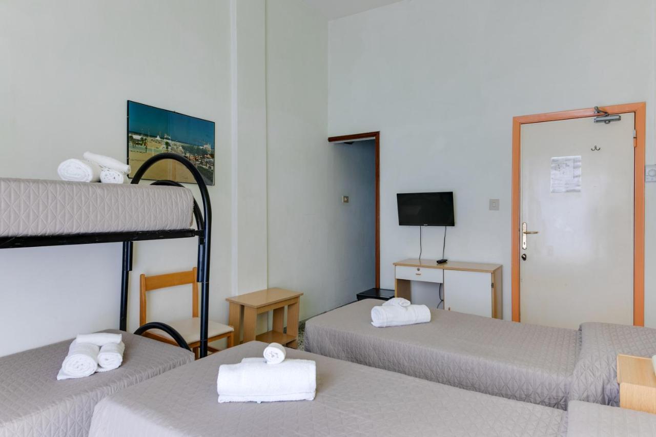 Hotel Villa Merope Rimini Exterior foto