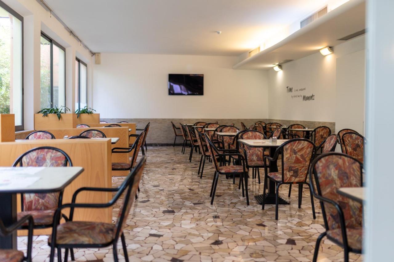 Hotel Villa Merope Rimini Exterior foto